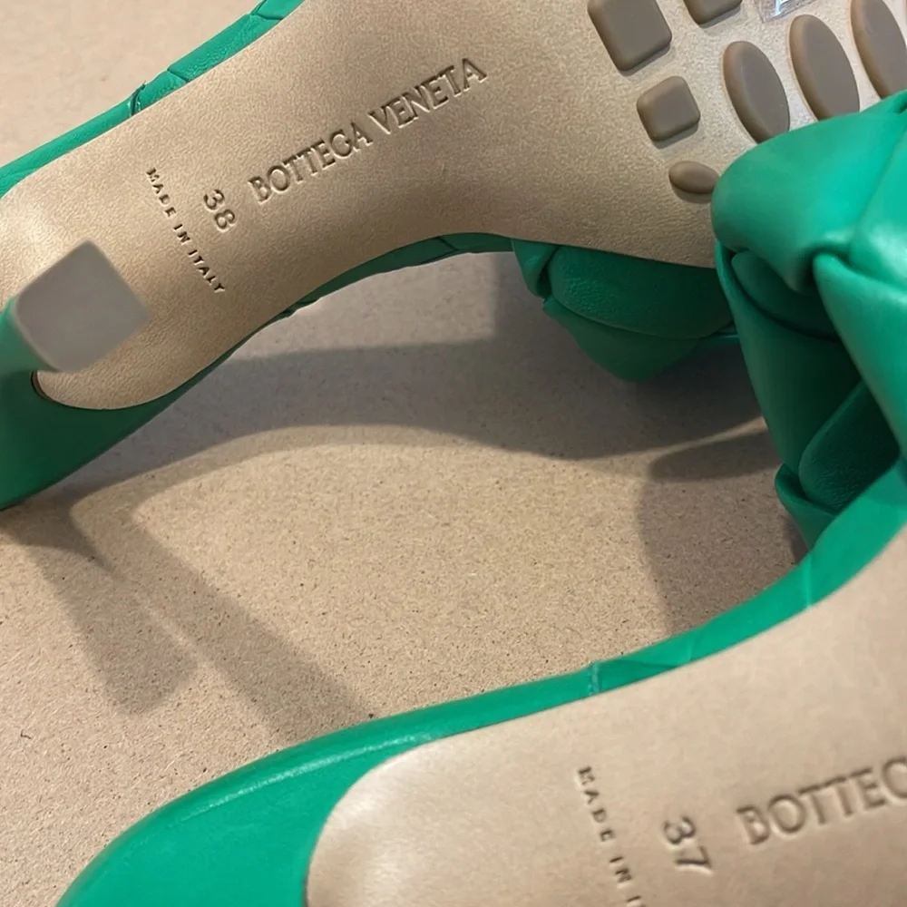 Bottega Veneta Lido Mules - Picture 10 of 10